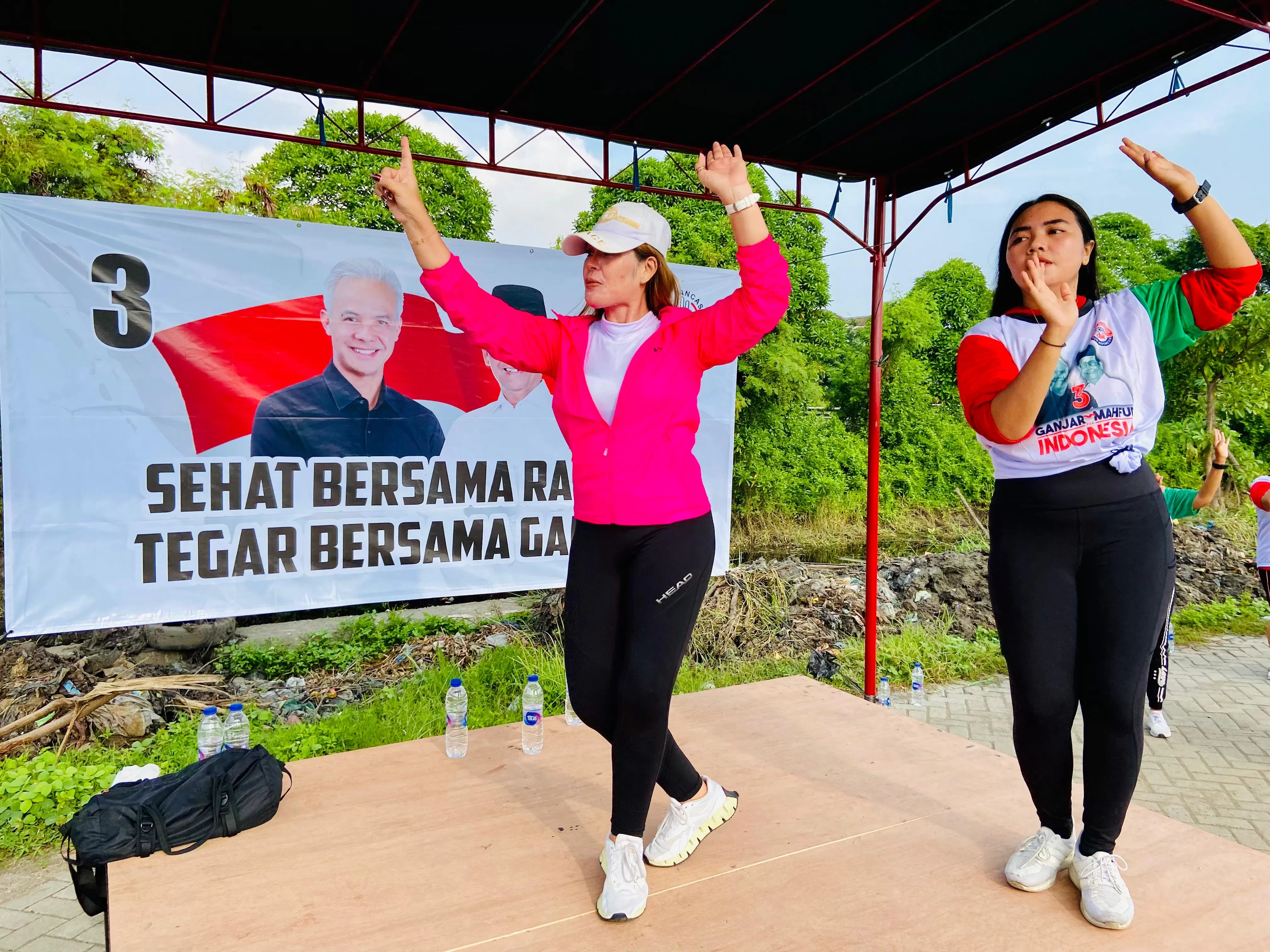 Relawan JARITAN GAN Semarang Senam Gembira Bersama Warga