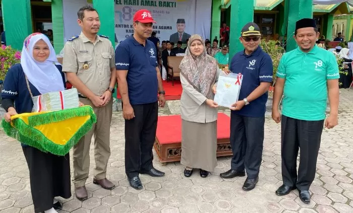 BPN Aceh Timur Serahkan 358 Sertifikat Tanah Wakaf 2023 kepada Kemenag Setempat
