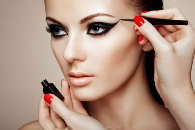 Membongkar Ragam Jenis Make Up: Eksplorasi Seni Kecantikan yang Beragam dari Sehari-hari hingga Ekstrem