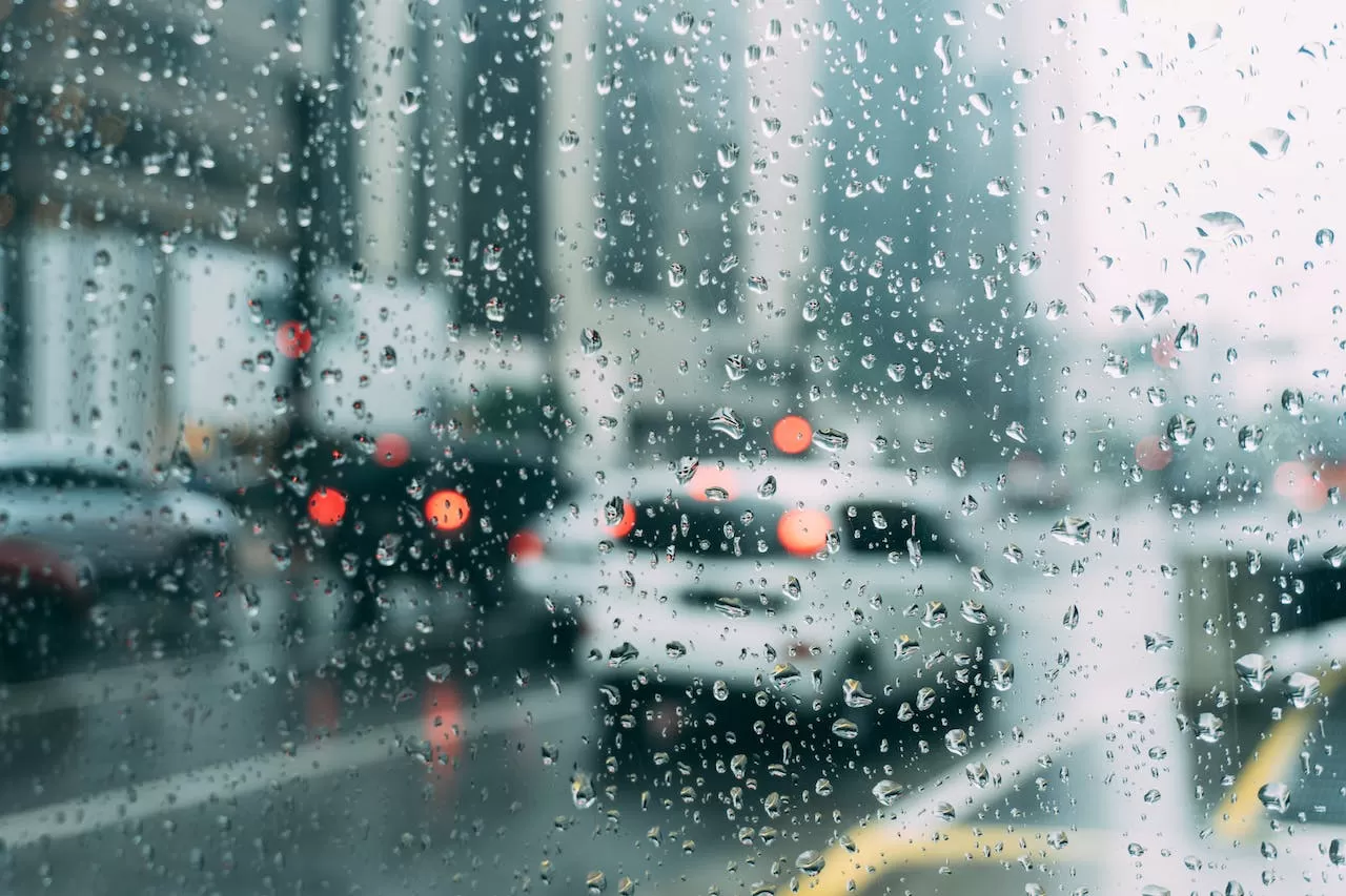 7 Hal yang Bisa Anda Pertimbangkan atau Lakukan selama Hujan Deras