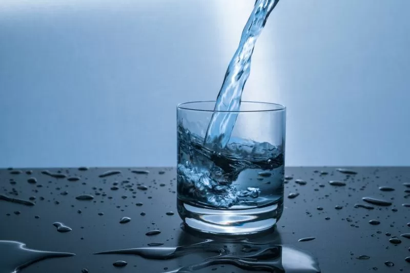Berapa takaran yang tepat konsumsi air putih setiap hari, ini rekomendasi dokter