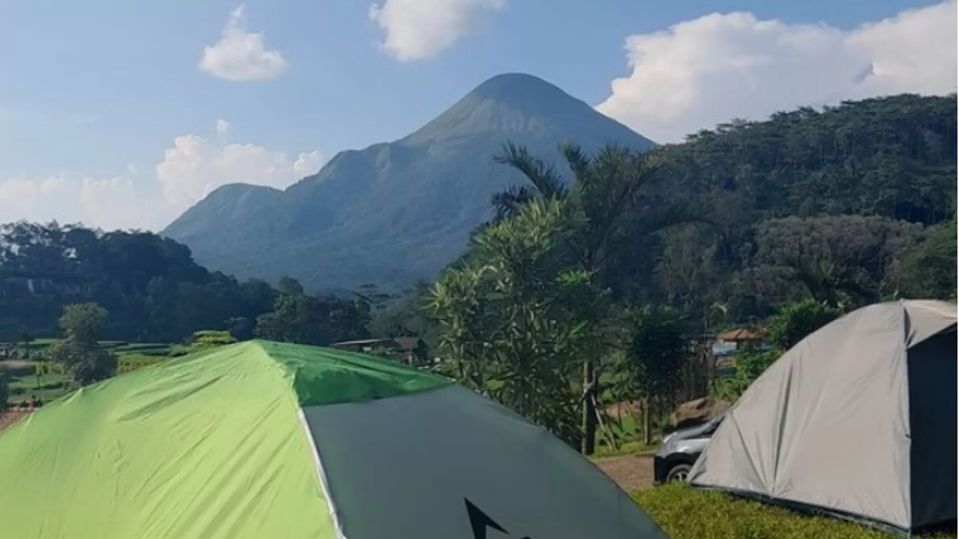 Explore Keindahan Alam dan Serunya Camping di Wisata Sawah Sumber Gembong, Tiket Masuk Cuma Goceng!