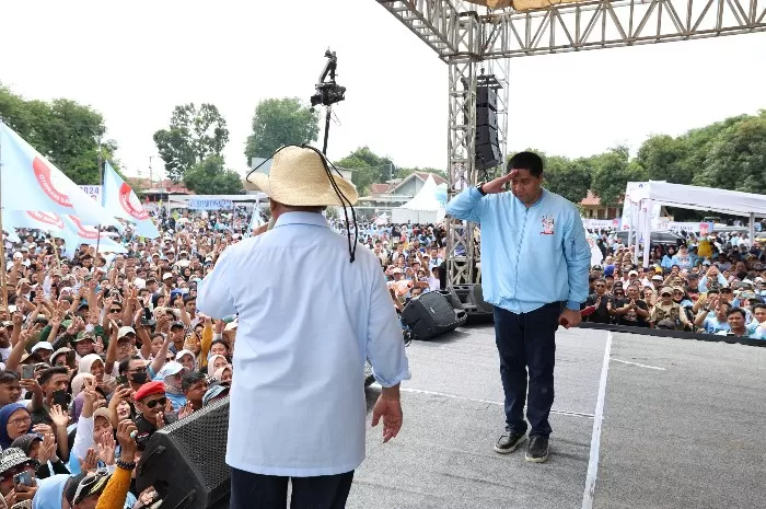 Di Hadapan Ribuan Masyarakat Majalengka, Prabowo Daulat Maruarar Sirait Masuk TKN Prabowo-Gibran