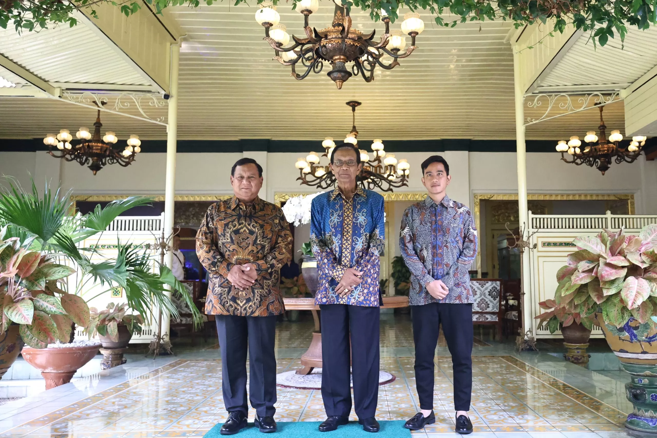 Prabowo dan Gibran Terima Wejangan Masa Depan dari Sri Sultan HB X di Kunjungan ke Yogyakarta