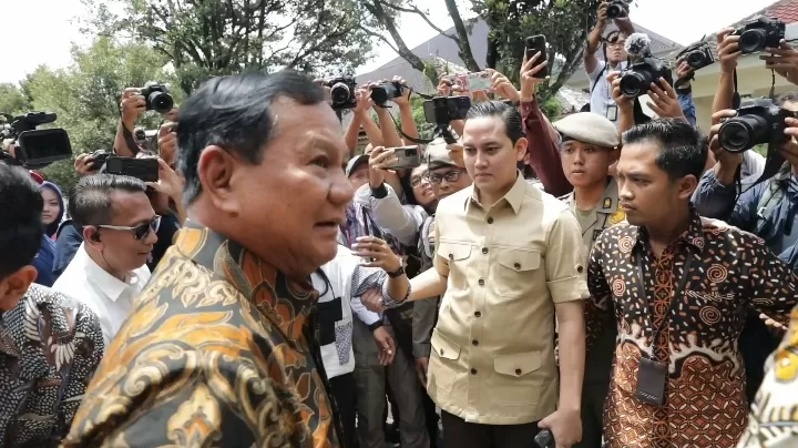 Masyarakat Yogyakarta Padati Jalan, Antusias Sambut Prabowo-Gibran