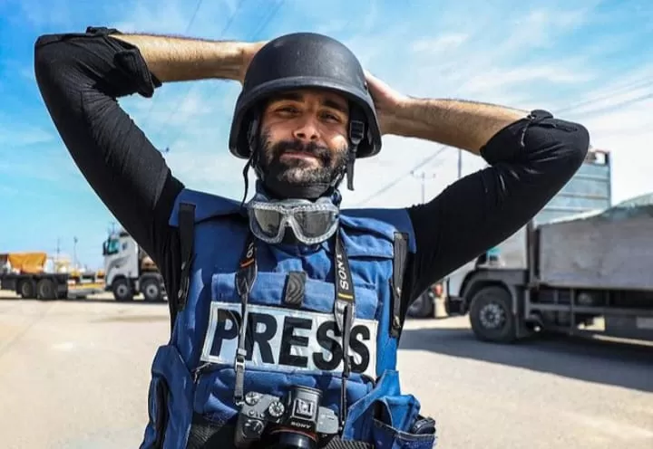 Jurnalis Palestina Domisili Gaza Lepaskan Rompi Pers Setelah Lebih dari Tiga Bulan Berperang, Ari Untung Beri Tanggapan
