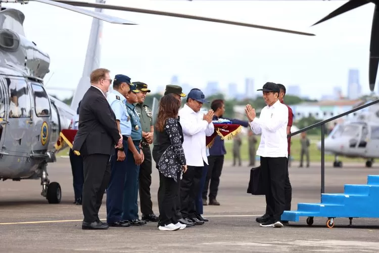 Prabowo Serahkan Pesawat Keempat C-130J Super Hercules untuk TNI AU di Disaksikan Presiden Jokowi
