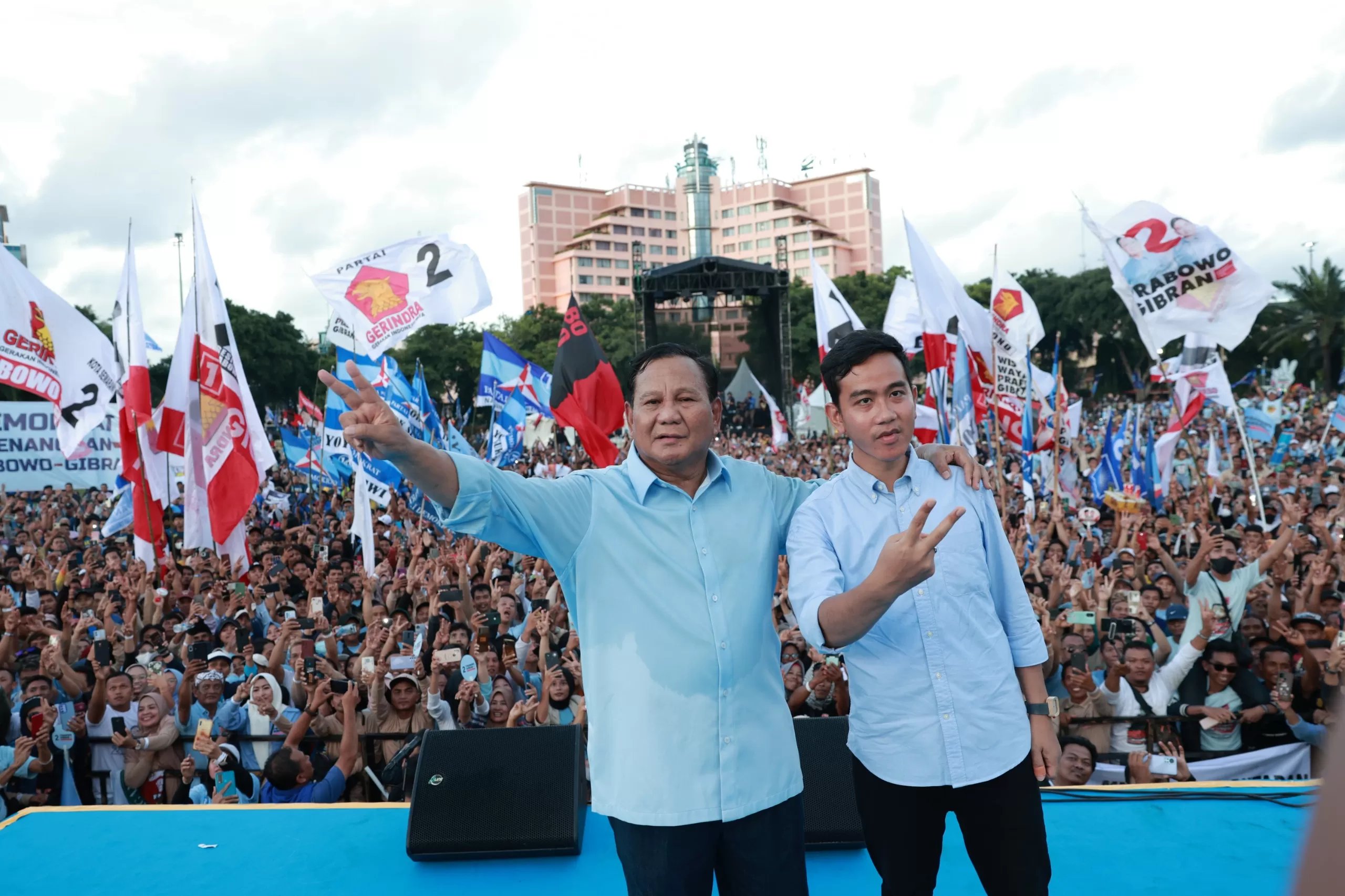 LSI Denny JA: Elektabilitas Prabowo-Gibran di Usia 30 Tahun ke Bawah Lampaui 55%