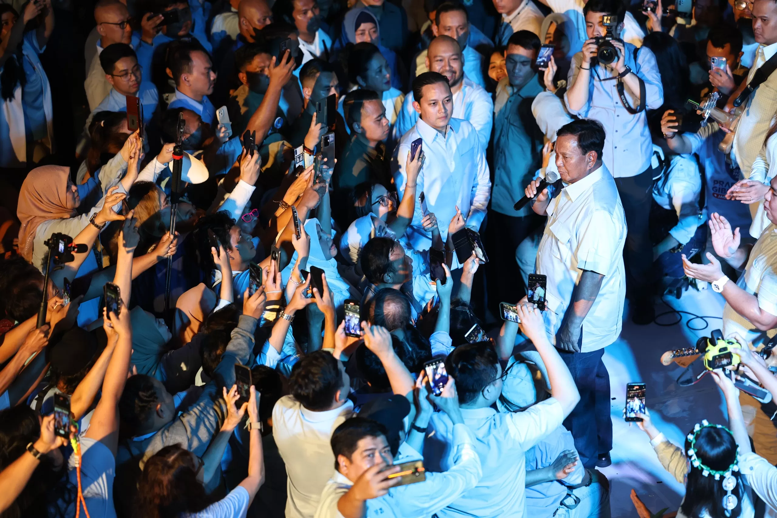 Hadiri Acara 'Rabu Biru', Prabowo: Kita Butuh Keberlanjutan Pembangunan
