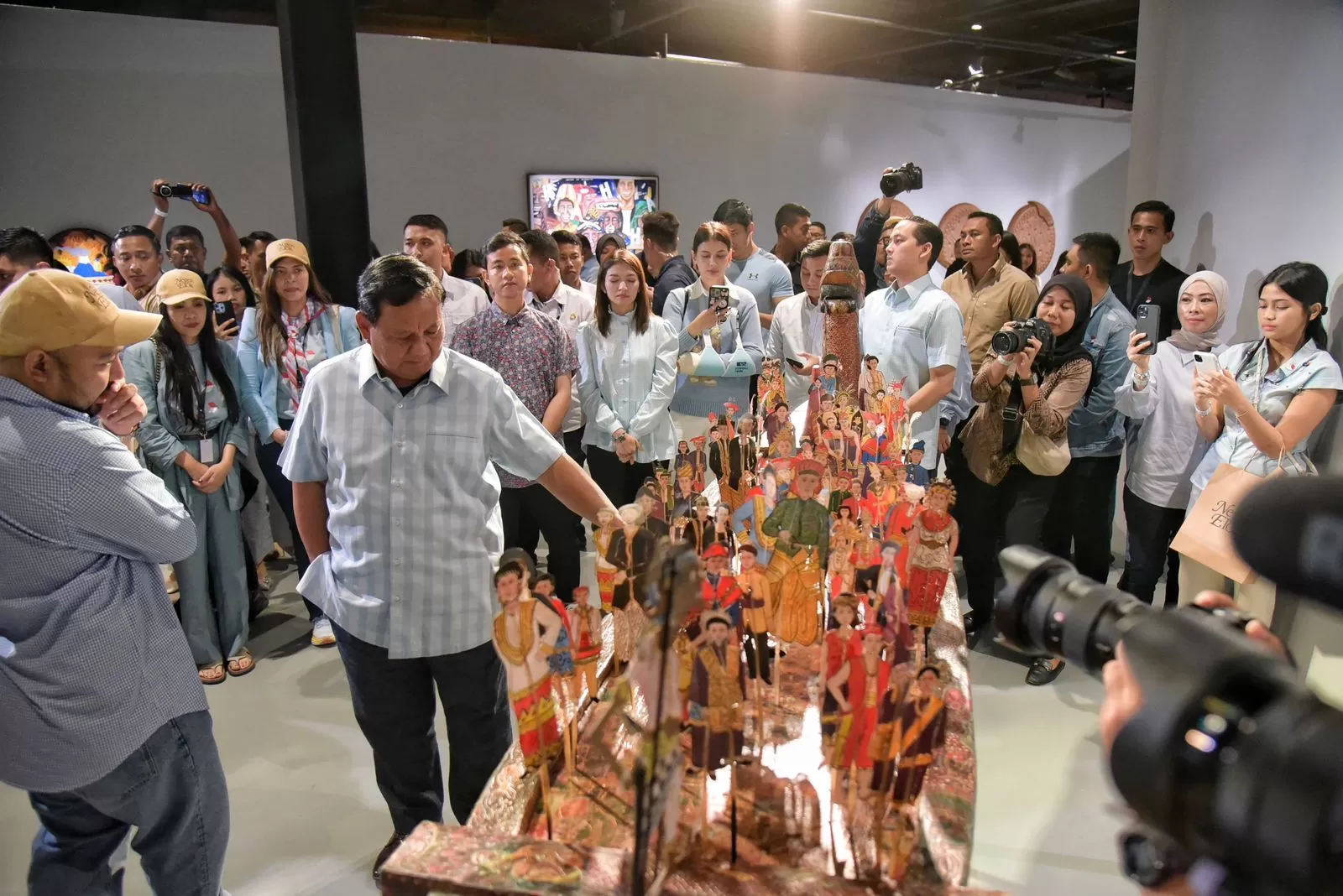 Malam Mingguan, Prabowo Gibran Kunjungi Festival Negeri Elok Karya Didit di The Brickhall Fatmawati City Center