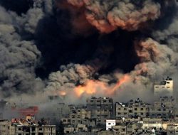 Helikopter dan Jet Tempur Israel Bombardir Jalur Gaza, Paksa Ribuan Warga Palestina Menjauh