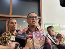Dari Yogyakarta Langsung ke Bekasi, Prabowo Sapa Ratusan Pedagang Bakso